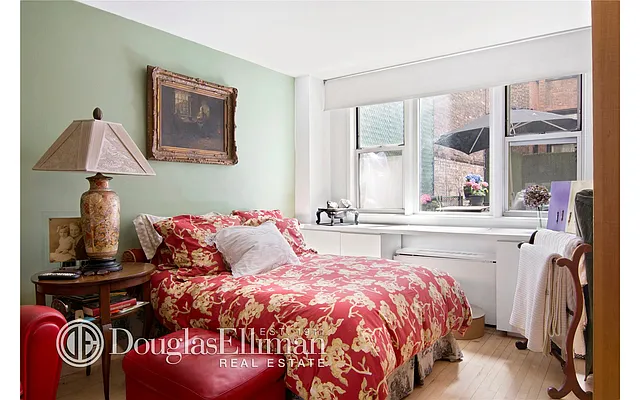 Sold by Douglas Elliman | media 14