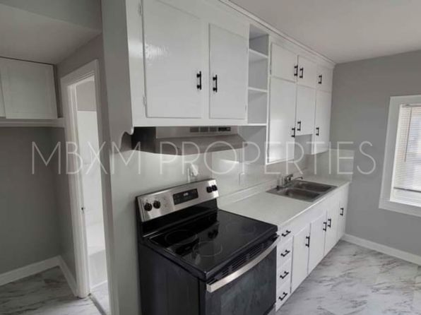 290 E Main St #3