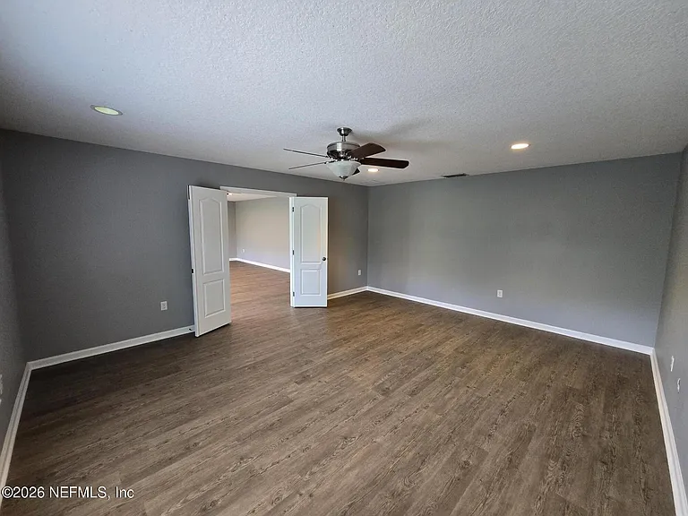 180 Thornloe Dr — Photo 25