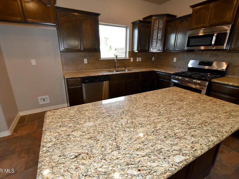 300 Saltford Pl — Photo 12