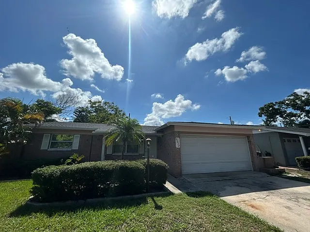 6617 27th Way N — Photo 1