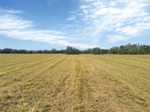 2 M J Rd, Myakka City, FL 34251