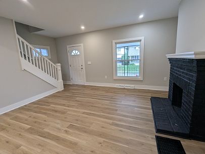 5th image of 715 Seymour Ave