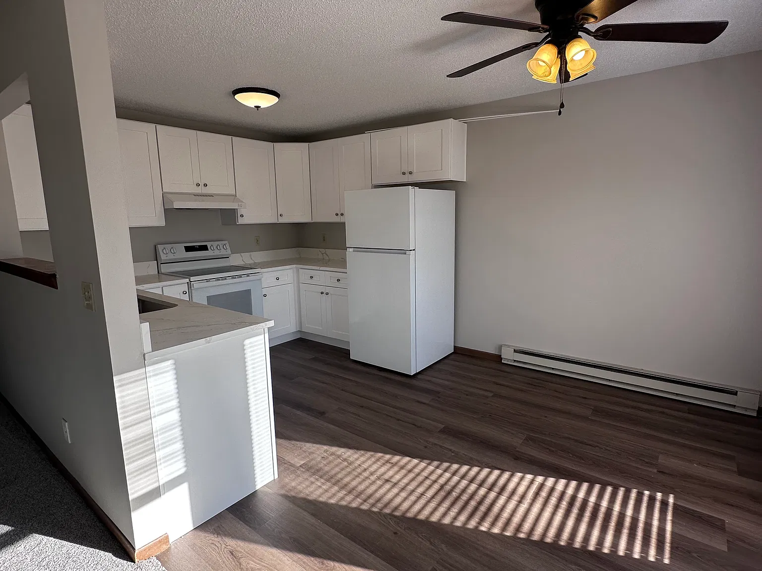 2 bed, 1020 sqft, $1,300 — Photo 3