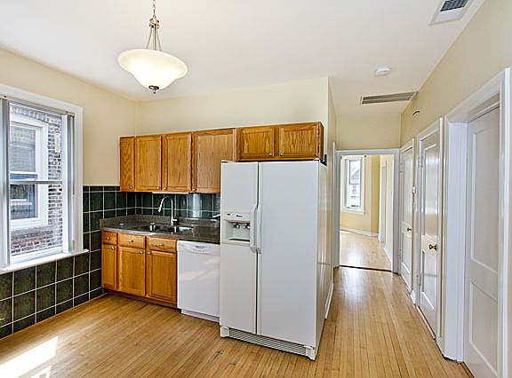 Beautiful Huge Kitchen 