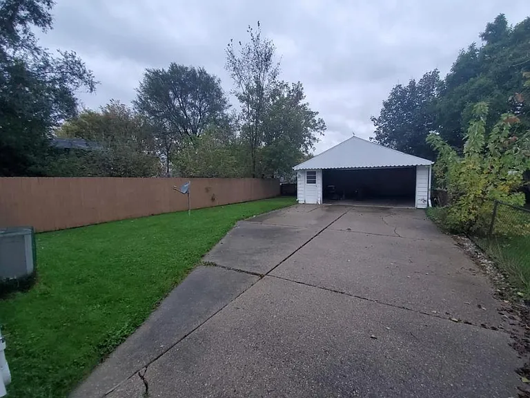 3906 Brown St — Photo 3
