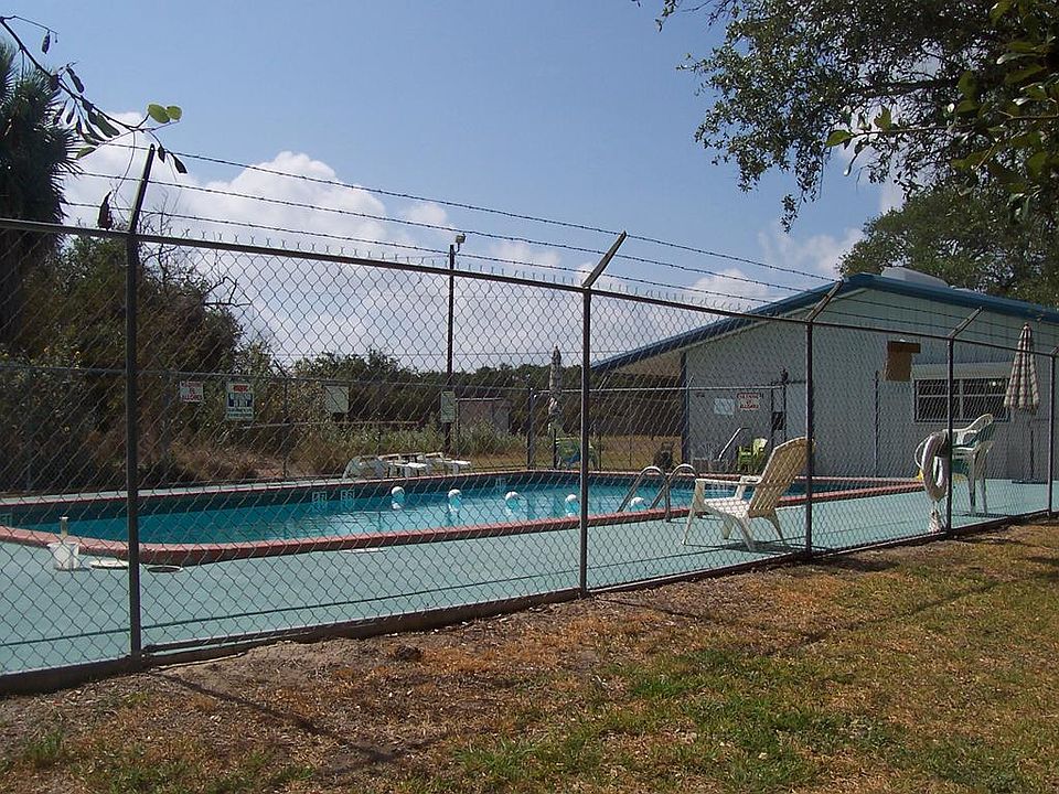 2nd image of 229 Glen Oak Ln