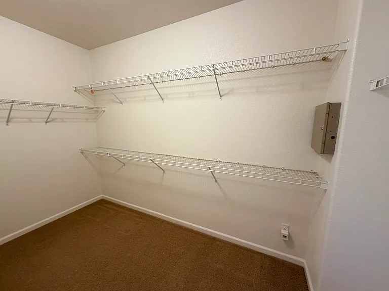 5780 Shadow Hill Dr — Photo 16