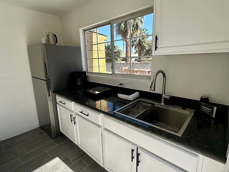 3030 Plaza St #B — Photo 21