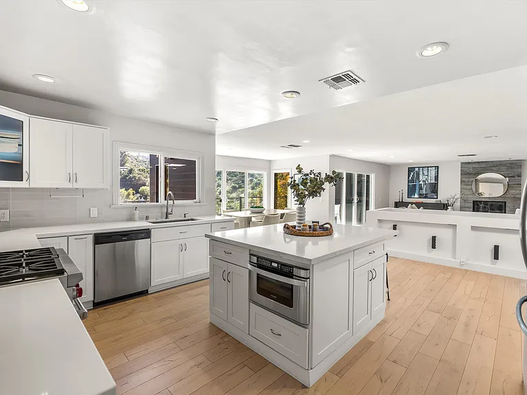 3868 Alta Mesa Dr — Photo 12