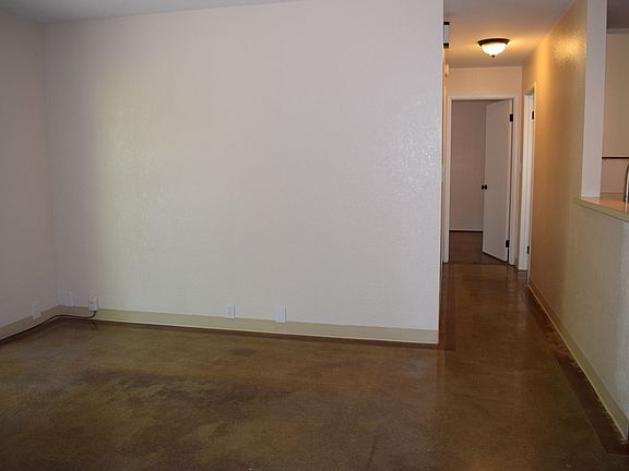 4th image of 140 Uwapo Rd APT 1-104