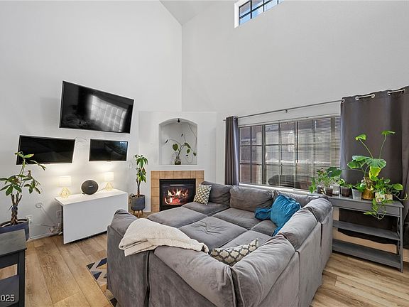3rd image of 4039 Halfmoon Bay Dr
