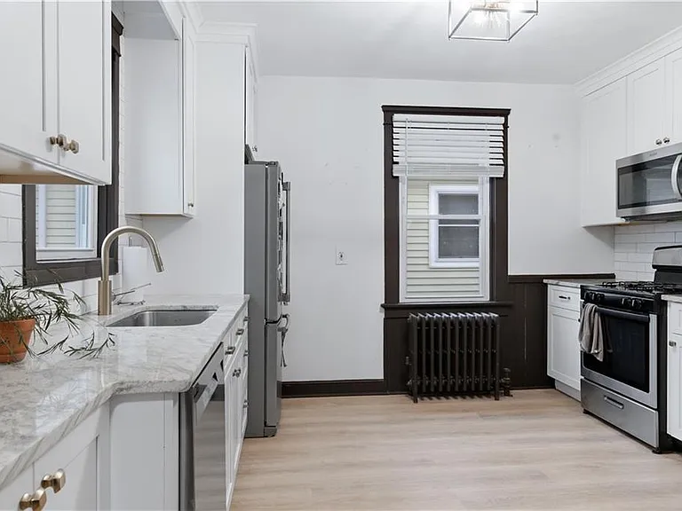 44 Holburn Ave — Photo 3