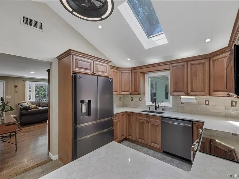 13 Split Rock Rd — Photo 20