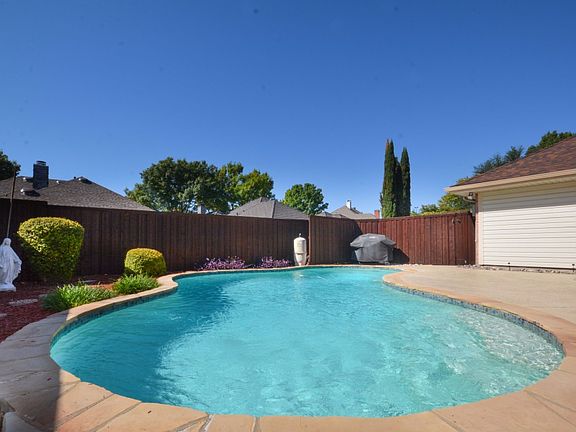 2nd image of 4348 Lottie Ln