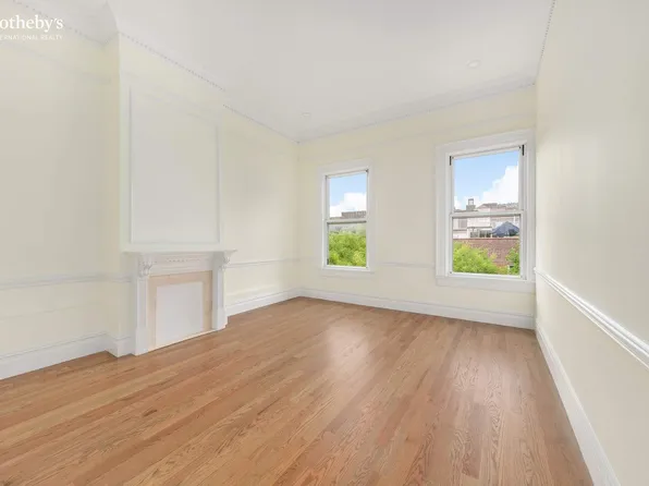 340 West 23rd Street image 33 of 34