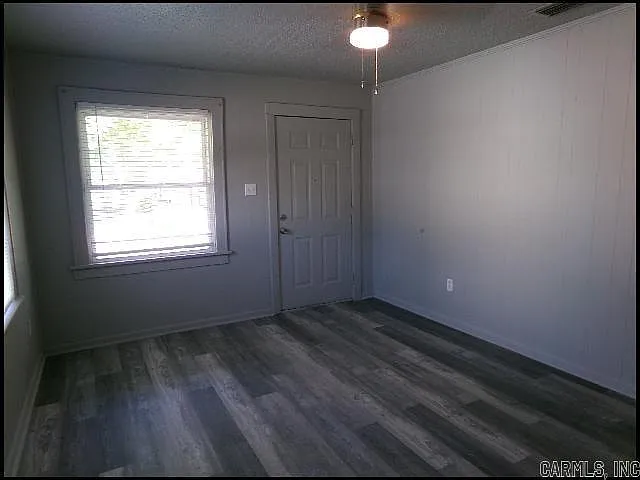 4 bed, 2.0 bath, 1472 sqft, $1,395 — Photo 3