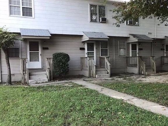 2nd image of 3208 Marshall Ave Unit 5