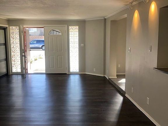 4th image of 8590 Mellmanor Dr