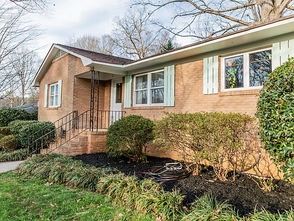 5th image of 3625 Dandridge Cres