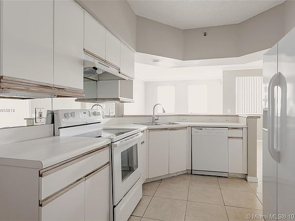 3rd image of 3155 SE 184th St #8104