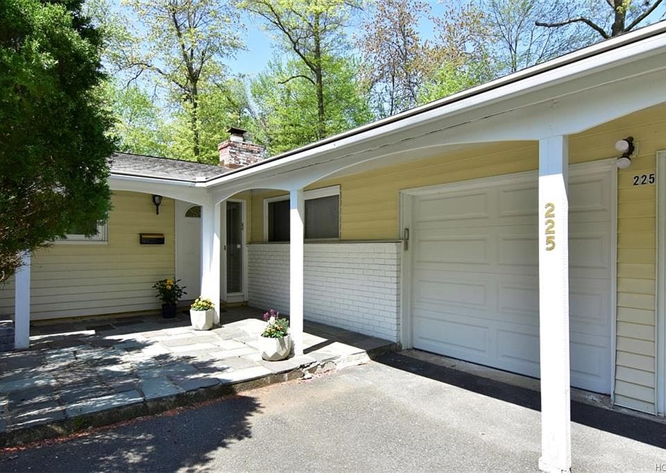 1st image of 225 Harriman Rd