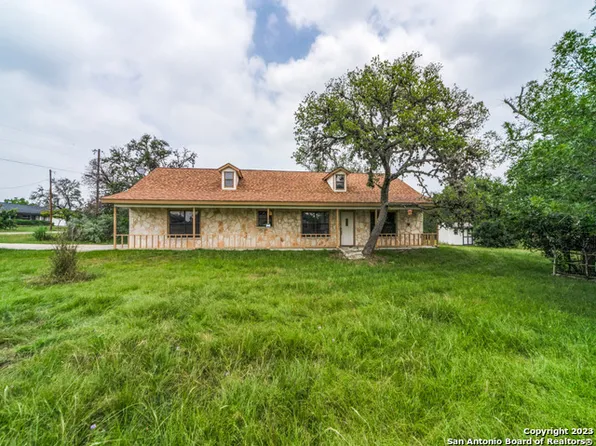 388 N STAR, Bandera, TX 78003
