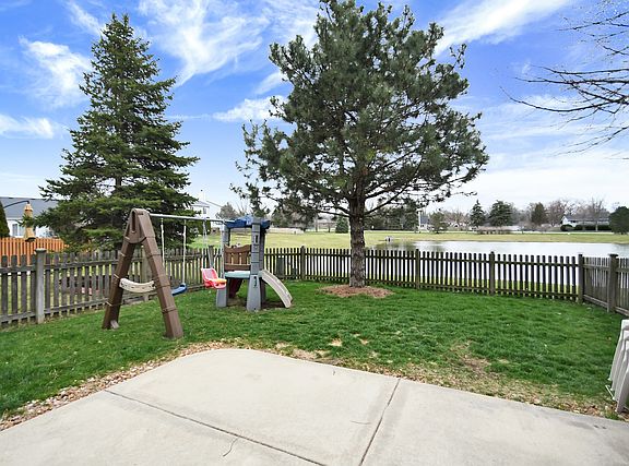 3rd image of 16743 W Natoma Dr #1