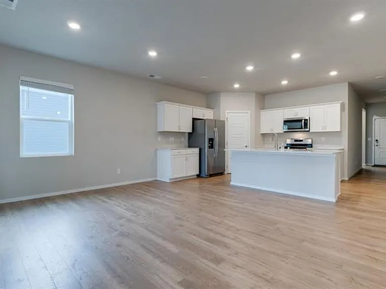 8207 S Avery Rd — Photo 3