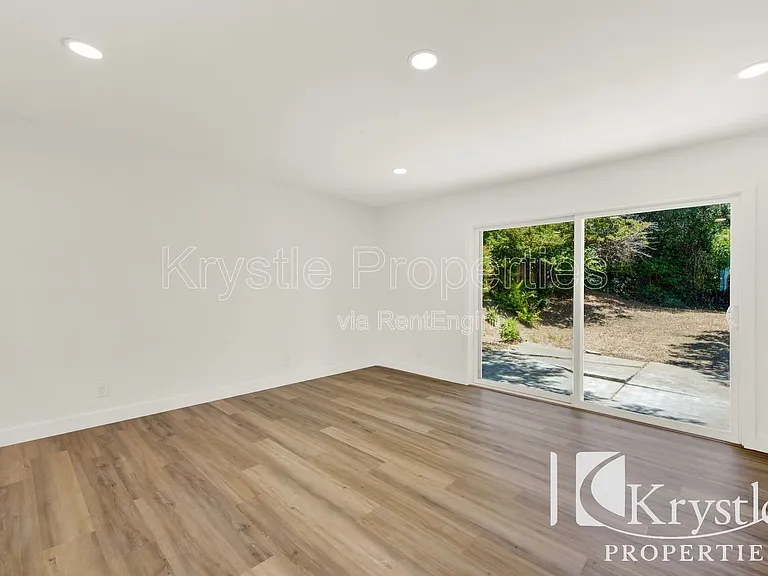 319 Aragon St — Photo 4