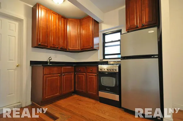 Rented by REAL New York | media 2