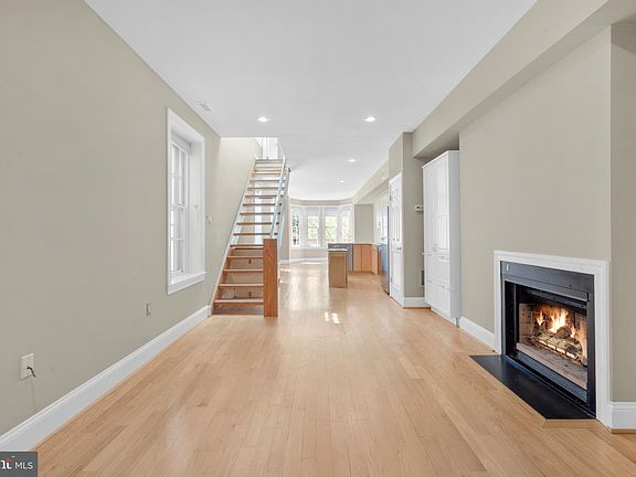 2nd image of 1716 Green St APT C