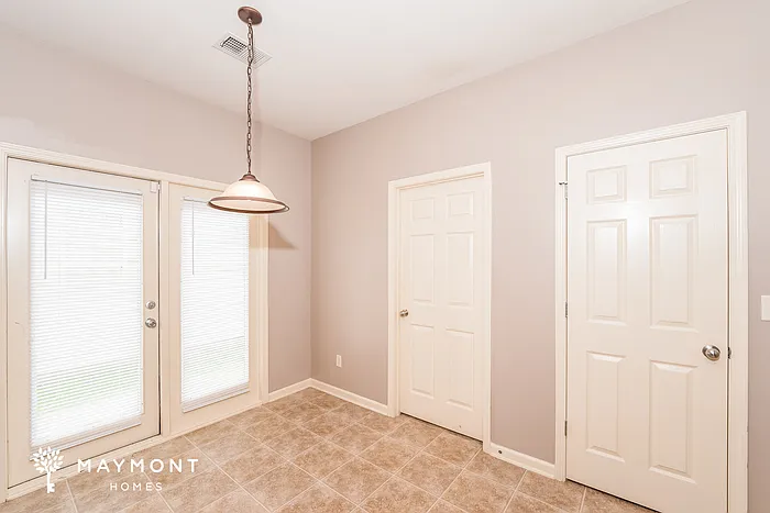 3 bed, 2.0 bath, 1412 sqft, $1,645 — Photo 4