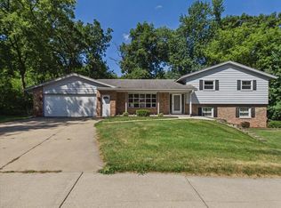 784 N Musket Ridge Dr, Sun Prairie, WI 53590