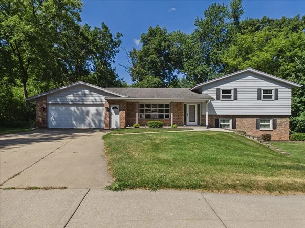 784 N Musket Ridge Dr, Sun Prairie, WI 53590