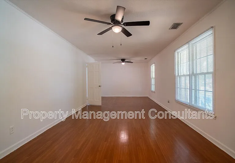 2524 Chickasaw Dr — Photo 9