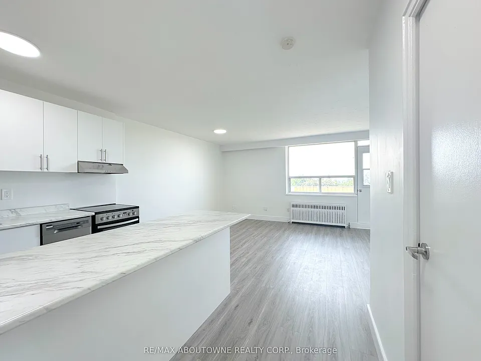 79 Jameson Ave #303