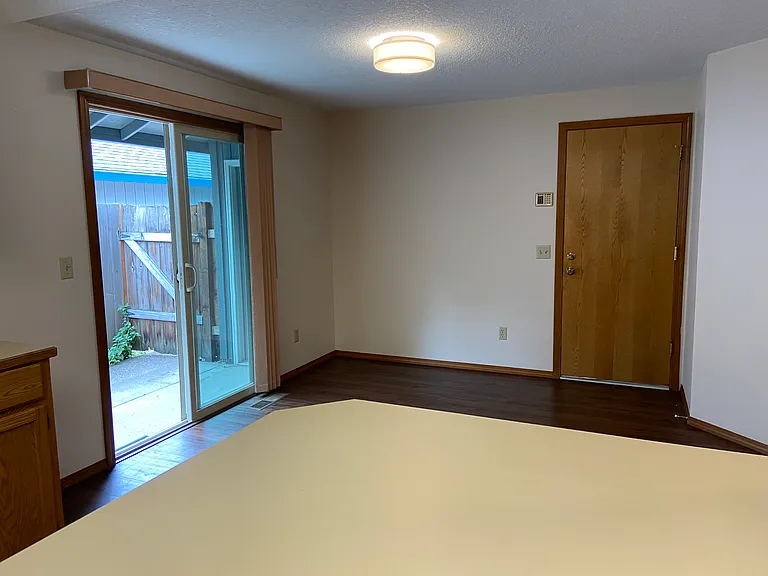 8587 SW Hamlet St — Photo 5