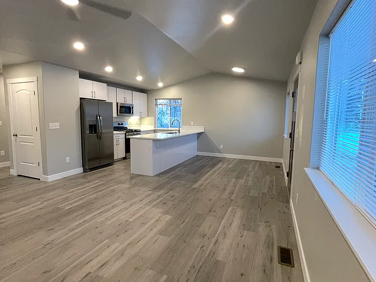 6150 W Karen St #2-4 — Photo 15