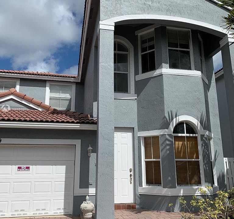 1st image of 3839 SW 51st St #0