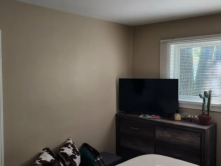 649 Oswego Ave — Photo 30