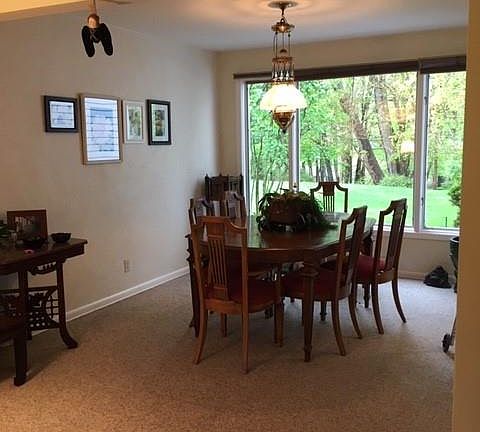 5th image of 990 Bryan Dr