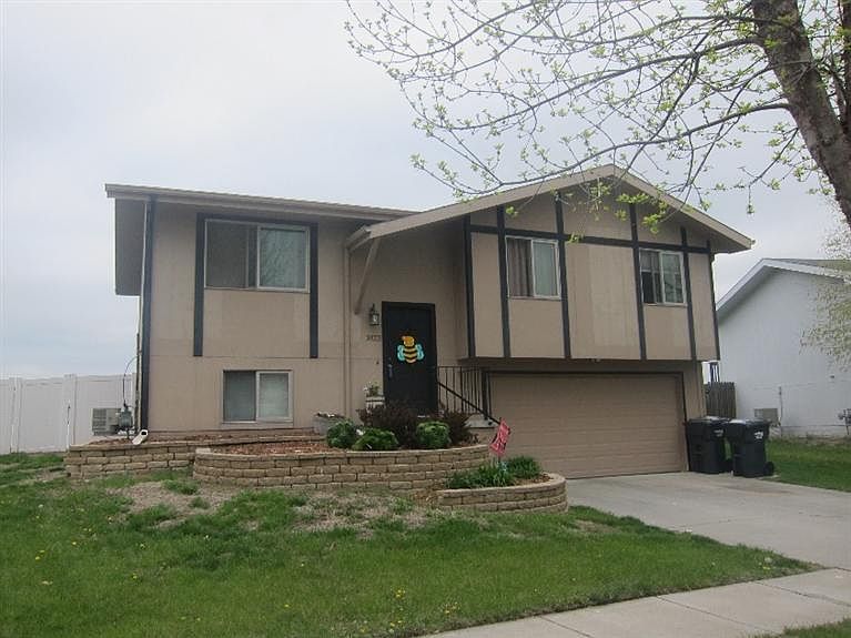 1st image of 1823 W Apricot Ln