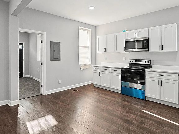 3rd image of 2301 Whittier Ave APT 2