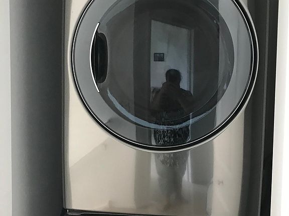 Top brand LG Washer dryer in top level - great convenience!