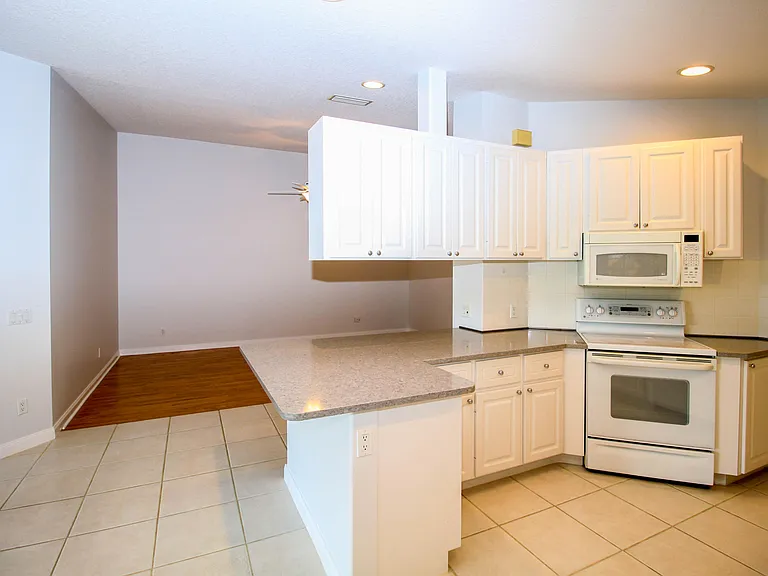 10882 SW Dardanelle Dr — Photo 20