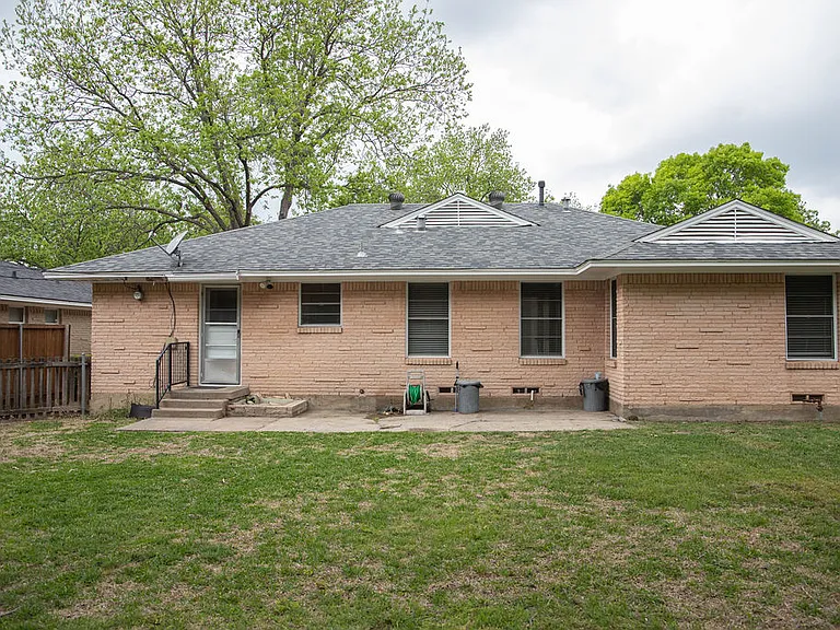 10028 San Lorenzo Dr — Photo 17