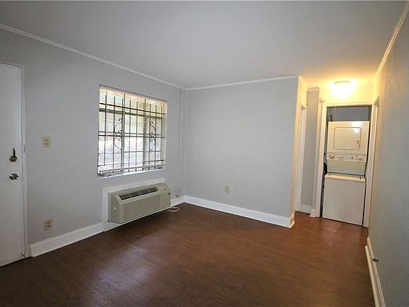 5th image of 758 Saint Charles Ave NE APT 4