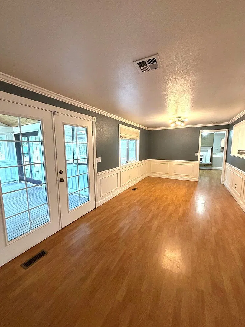 3 bed, 2998 sqft, $3,500 — Photo 3
