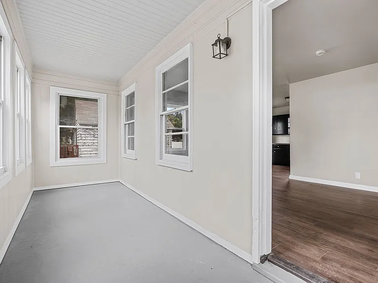 314 Warford St — Photo 6